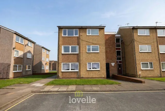 Bodiam Way, Grimsby, DN32, photo 1