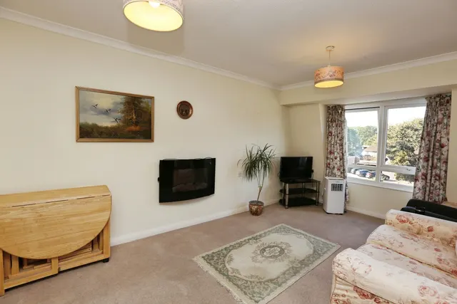 High Oaks Close, Locks Heath, SO31, photo 2