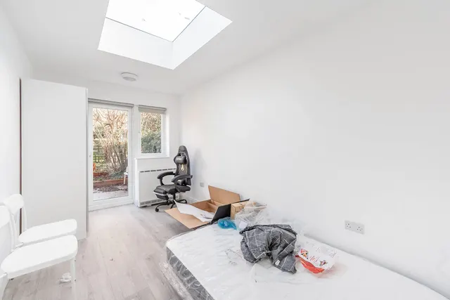 Photo 3 — 24 South Hill Avenue, Harrow
