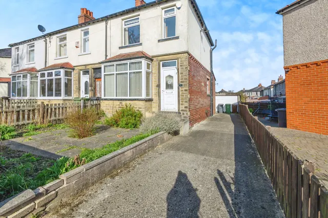 Grand Cross Road, Huddersfield, photo 1