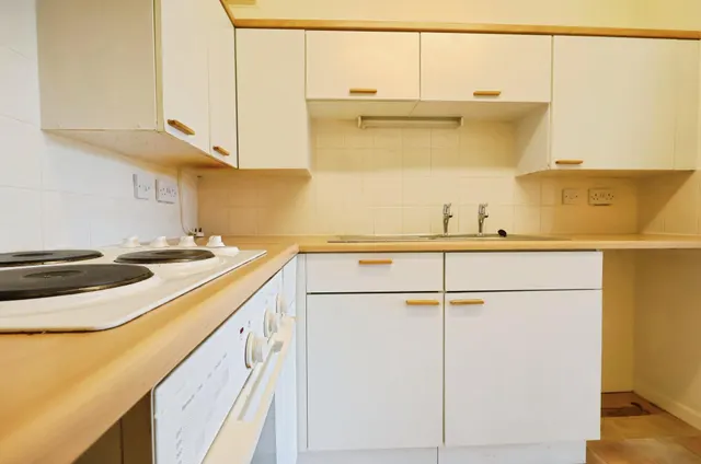 Photo 3 — Regal Court, Bancroft, Hitchin