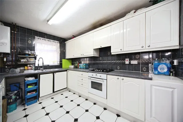 Photo 2 — Hibbert Street, Luton, Bedfordshire, LU1