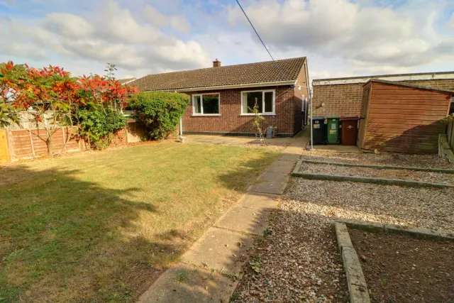 St Michaels Road, Long Stratton, photo 1