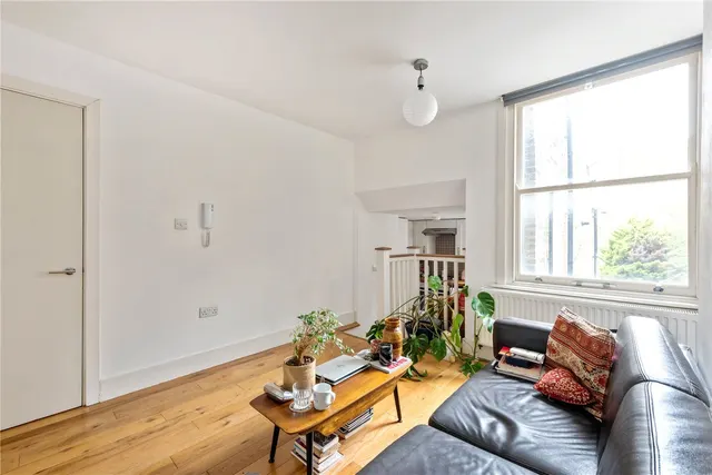 Photo 3 — Geldeston Road, London, E5