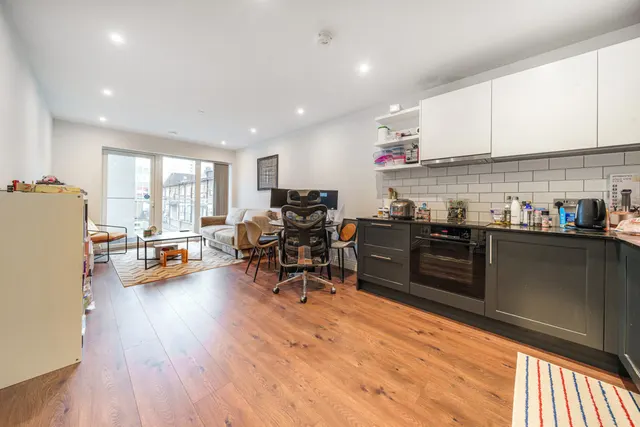Bogart House, Ealing, W5, photo 2