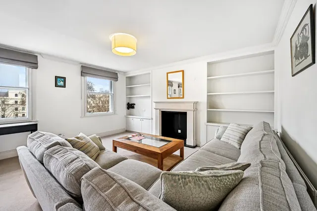 Lindsay Square, London, SW1V, photo 1