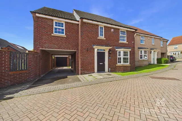 Sorrel Court, Pontefract, West Yorkshire, WF8, photo 1