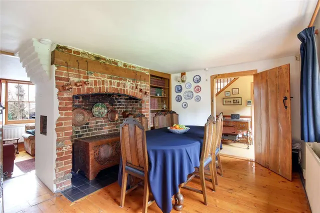 Photo 2 — Linden Square, Sevenoaks, Kent, TN13 2DF