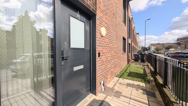 Fishers Way, Wembley, HA0, photo 1