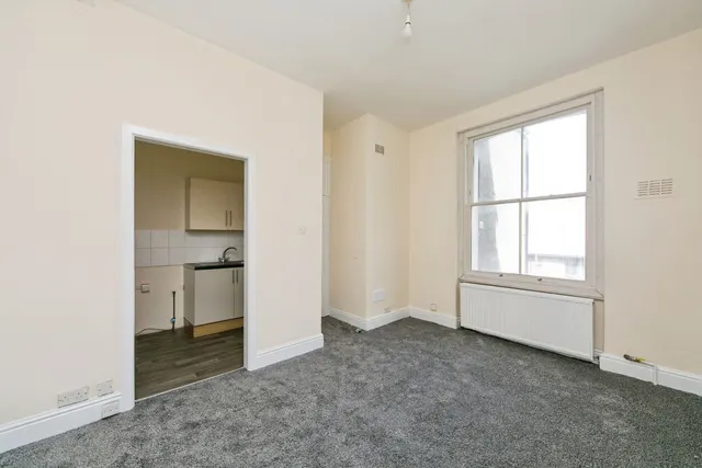 Abergele Road, Colwyn Bay, LL29, photo 1