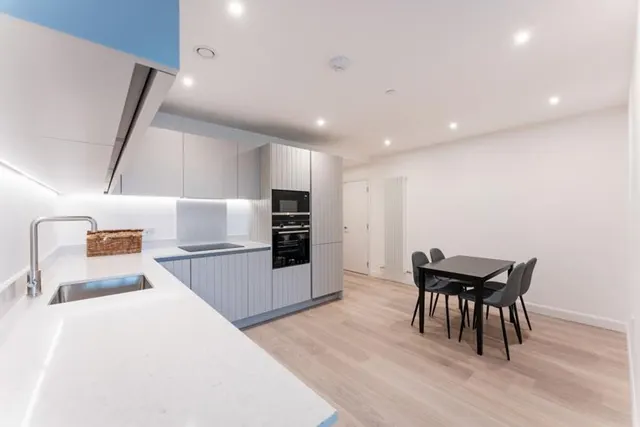 Seagull Lane, London, E16, photo 2
