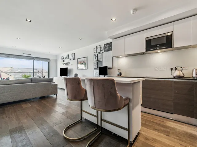 Macaulay Road, London, SW4, photo 3