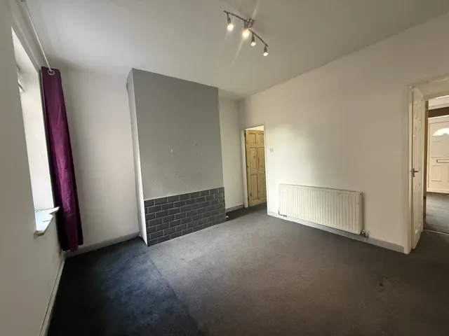 Photo 3 — Goodman Street, Burton