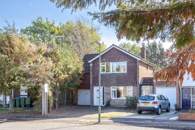 Lindley Road, Walton-on-thames, KT12, photo 1
