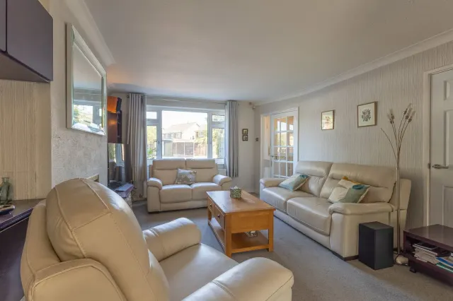 Photo 3 — Lindley Road, Walton-on-thames, KT12 3EZ