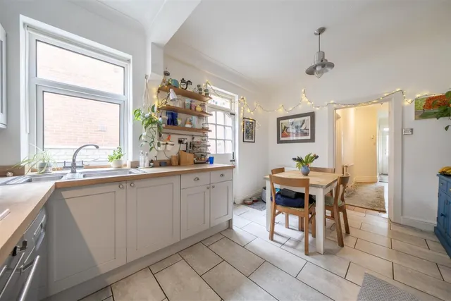 Kings Road West, Swanage, BH19, photo 3