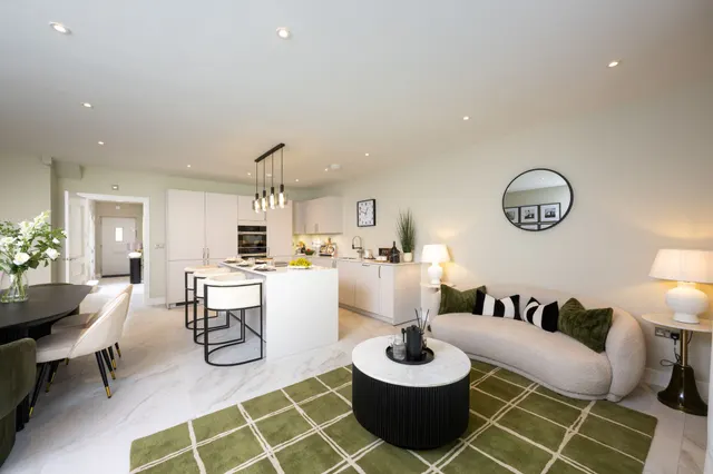 Cranleigh, GU6, photo 2