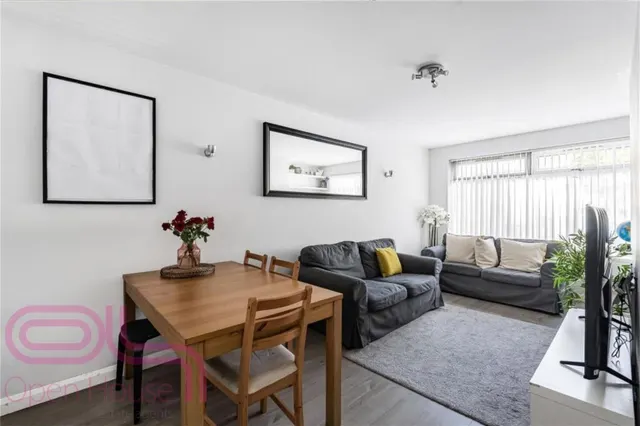 Curtis Road, Whitton, TW4, photo 2
