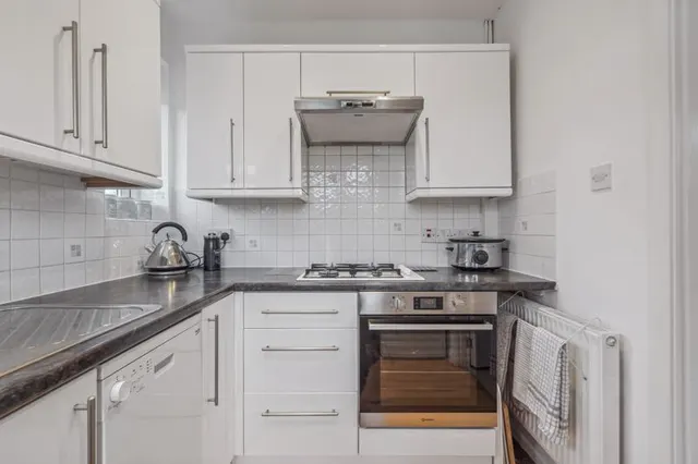 Photo 3 — Penn Court Lock Road, Marlow SL7 1QR