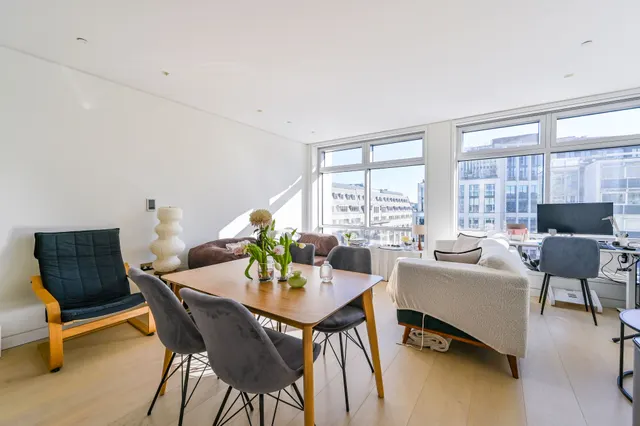 Photo 3 — Apartment 76, Centre Point, 101-103 New Oxford Street, London