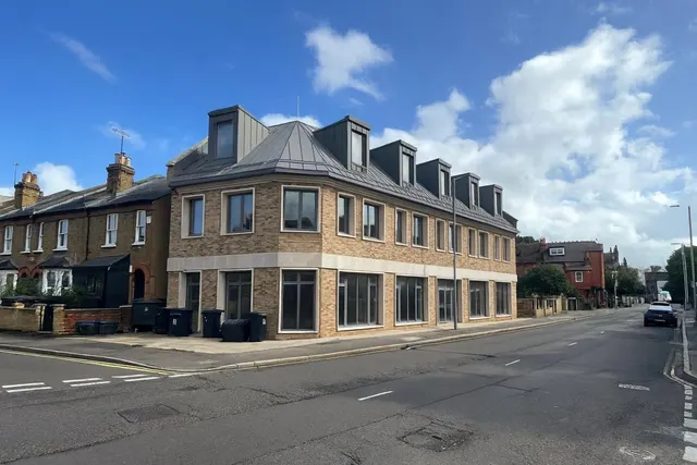 Park Road, Kingston Upon Thames, photo 1
