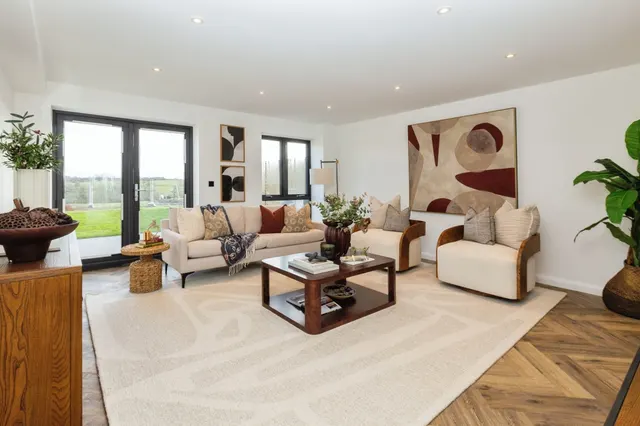 Burston Ridge Farm, Rowsham, HP22, photo 3