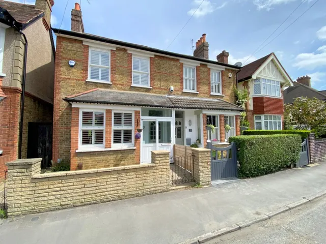 Clarendon Road, Ashford, TW15, photo 1