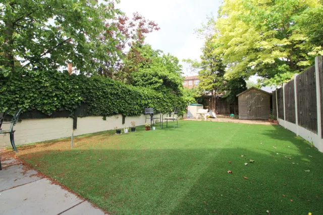 Clarendon Road, Ashford, TW15, photo 3