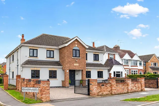 Sketchley Road, Burbage, LE10, photo 1
