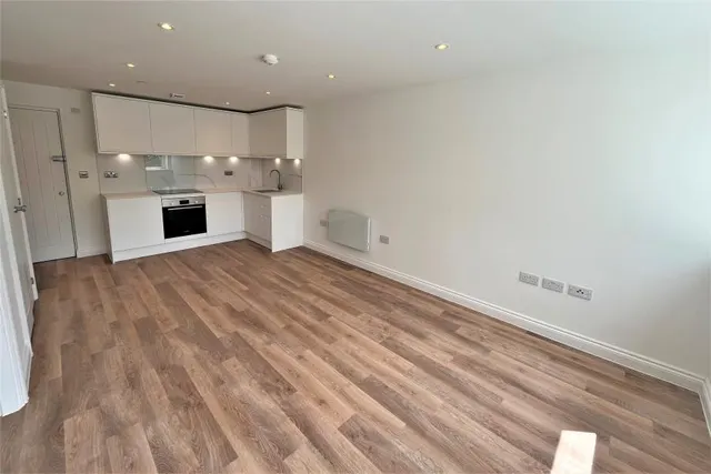 Golden House, Guildford, GU1, photo 2
