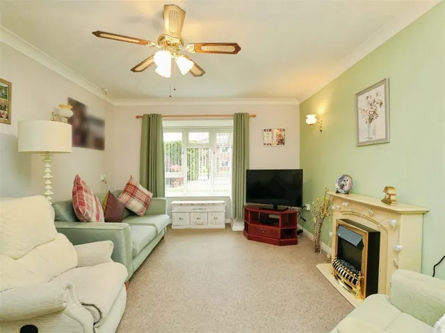 Greenshaw Drive, Wigginton, YO32, photo 2
