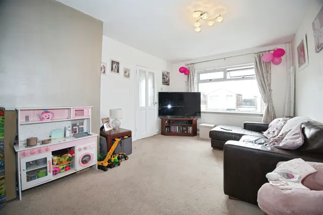 Lowerdale Drive, Llantrisant, CF72, photo 2