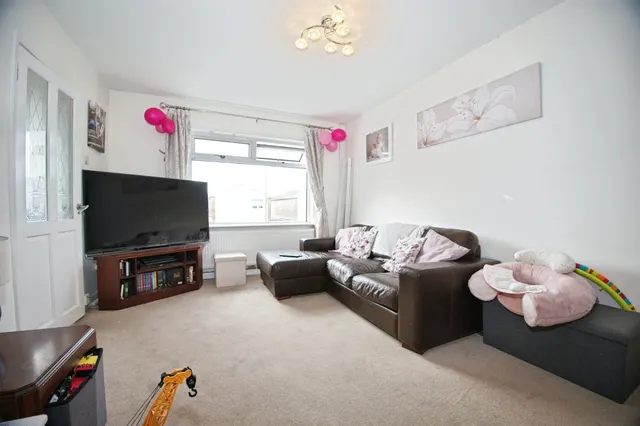 Lowerdale Drive, Llantrisant, CF72, photo 3