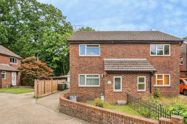 Woolwich Close, Bursledon, SO31, photo 1