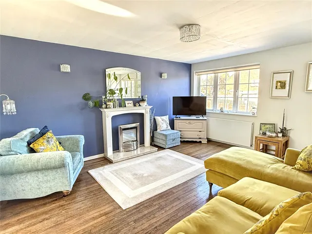 Photo 2 — South Close, Barnet, EN5 5TP