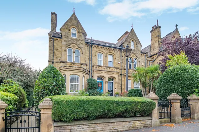 New North Road, Huddersfield, HD1, photo 1