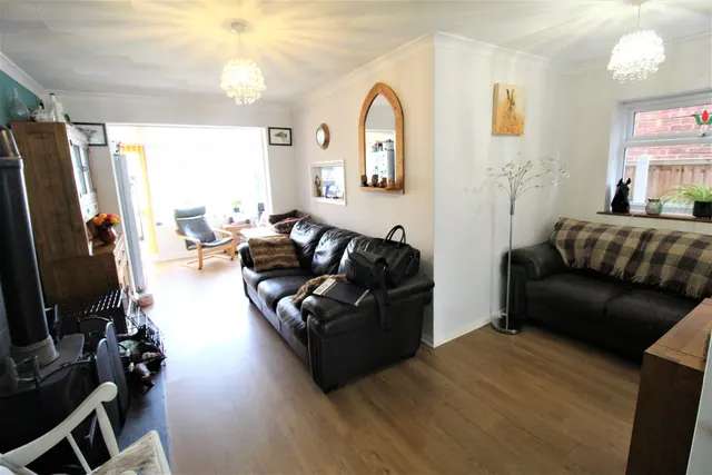 Photo 3 — Grays, Essex, RM17 5TH