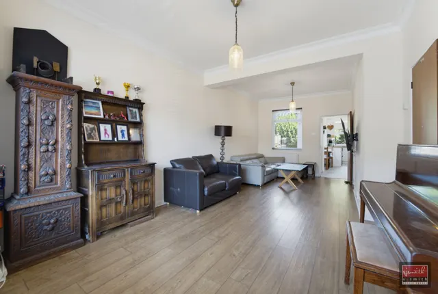 Park Avenue, Egham, TW20, photo 2