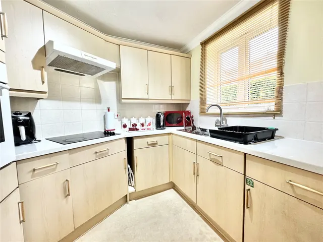 Photo 3 — Victoria Road, Farnborough, Hampshire, GU14 7PB