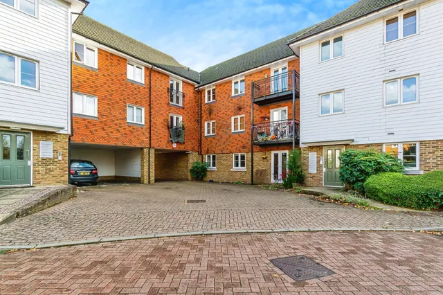 Albion Way, Edenbridge, photo 1