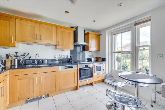 Imperial Crescent, London, SW6, photo 3