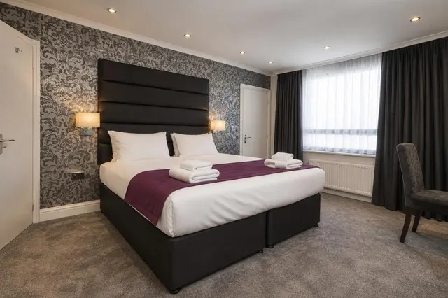 Photo 2 — Burwood Place, London