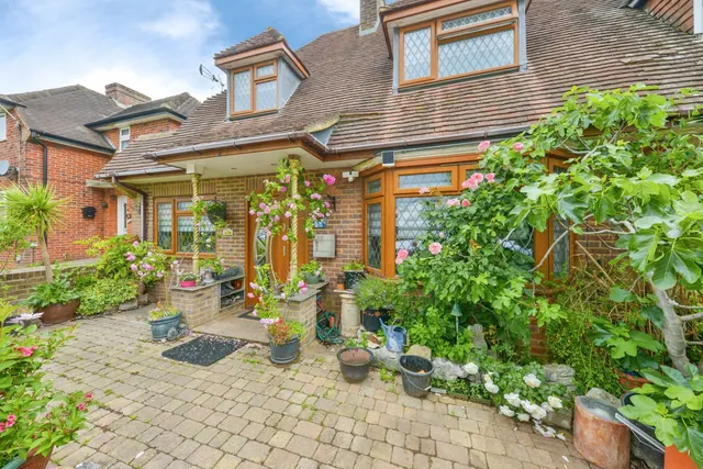 Nicholls Close, St. Albans, AL3, photo 1