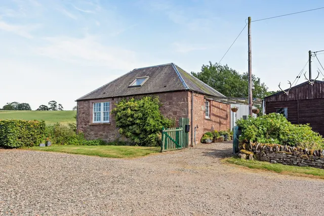 Photo 2 — Airlie, Kirriemuir, Angus, DD8 5NG