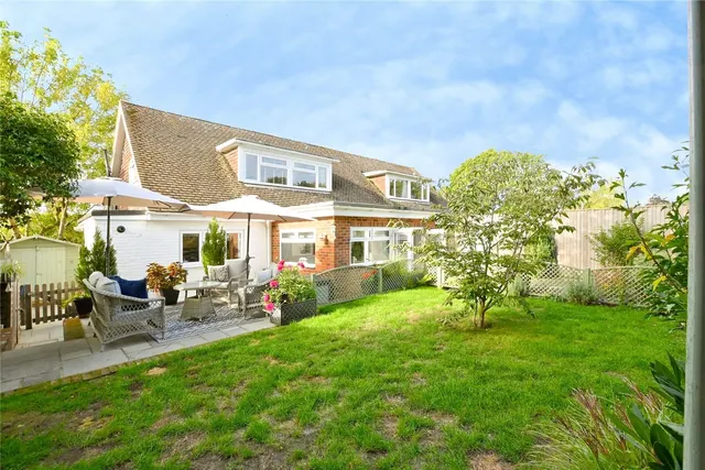Highfield Close, Midhurst, GU29, photo 1