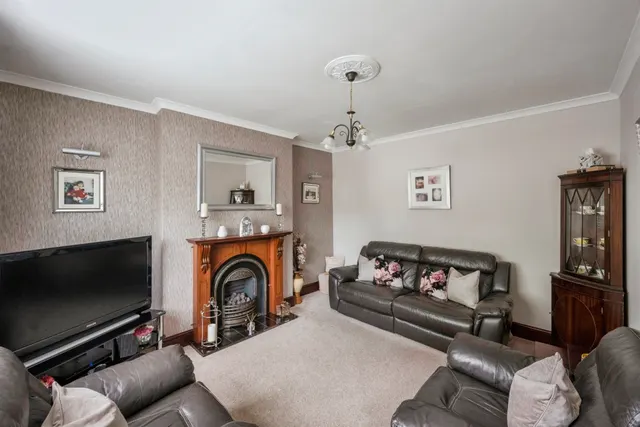 Photo 3 — Hatfield Road, Thorne, Doncaster