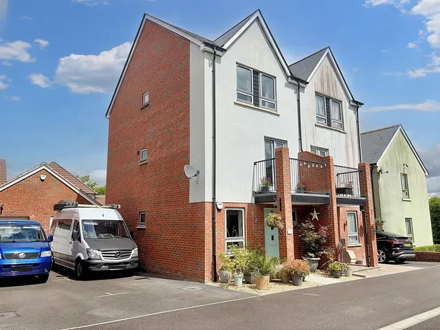 Indus Road, Shaftesbury, Dorset SP7 8FU, photo 1