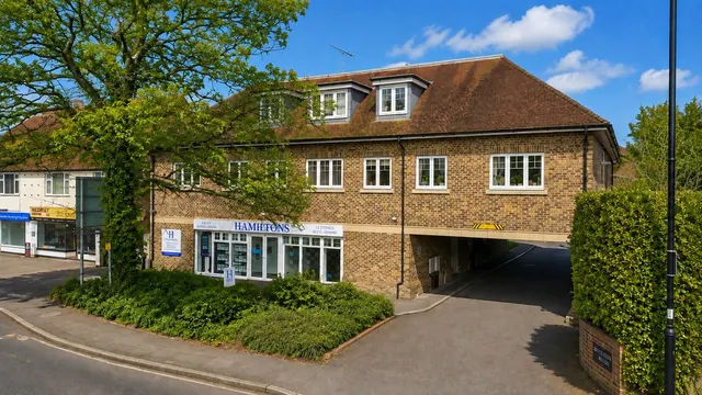 Frimley Green, Camberley, photo 1
