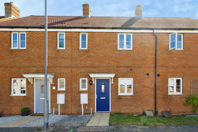 Finn Farm Road, Kingsnorth, TN25, photo 1