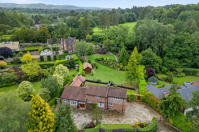 Chelford Road, Prestbury, SK10, photo 2